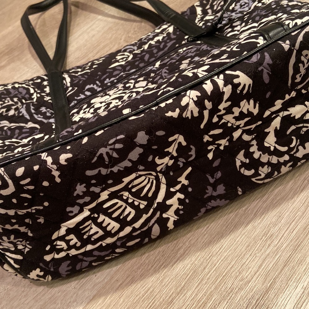Vera Bradley Noir Trimmed Vera Tote Bag - Picture 4 of 6